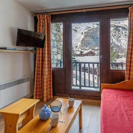 Renove Skis Aux Pieds Avec Parking Couvert, Au Coeur De - Fr-1-694-280 アパート *