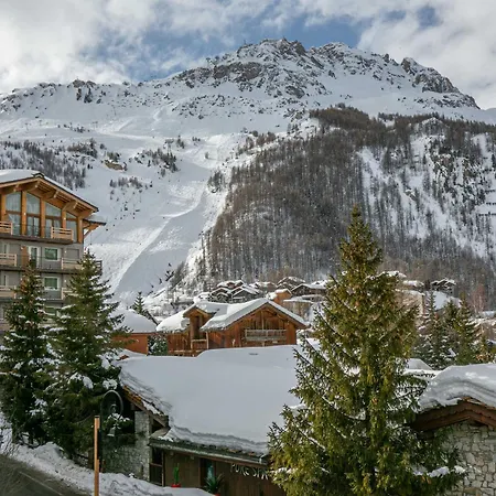 Renove Skis Aux Pieds Avec Parking Couvert, Au Coeur De - Fr-1-694-280 アパート *